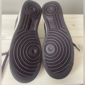 Nike Air Force 1 7.5  pretty much brand new!